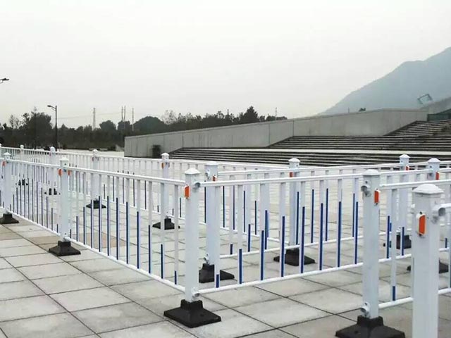 银川市锌钢和平护栏网制造厂家